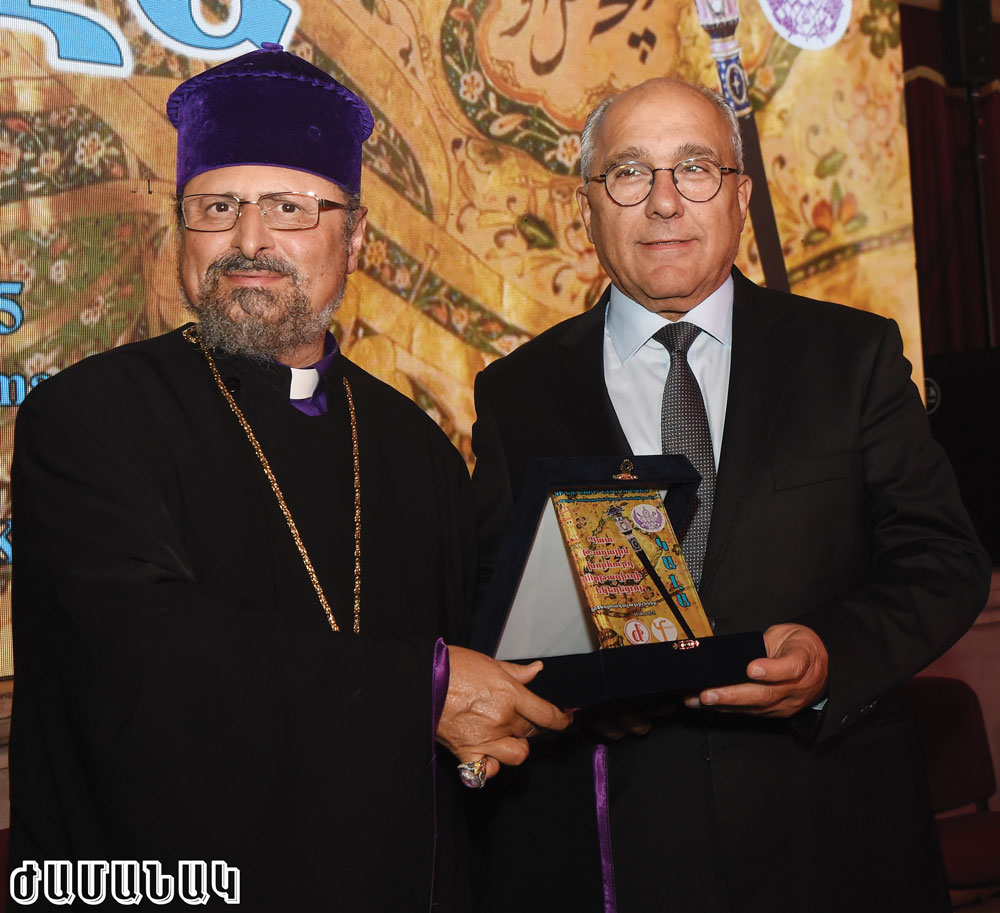 Ամեն. Ս. Պատրիարք Հայրը եւ Սարգիս Չեթինքայա