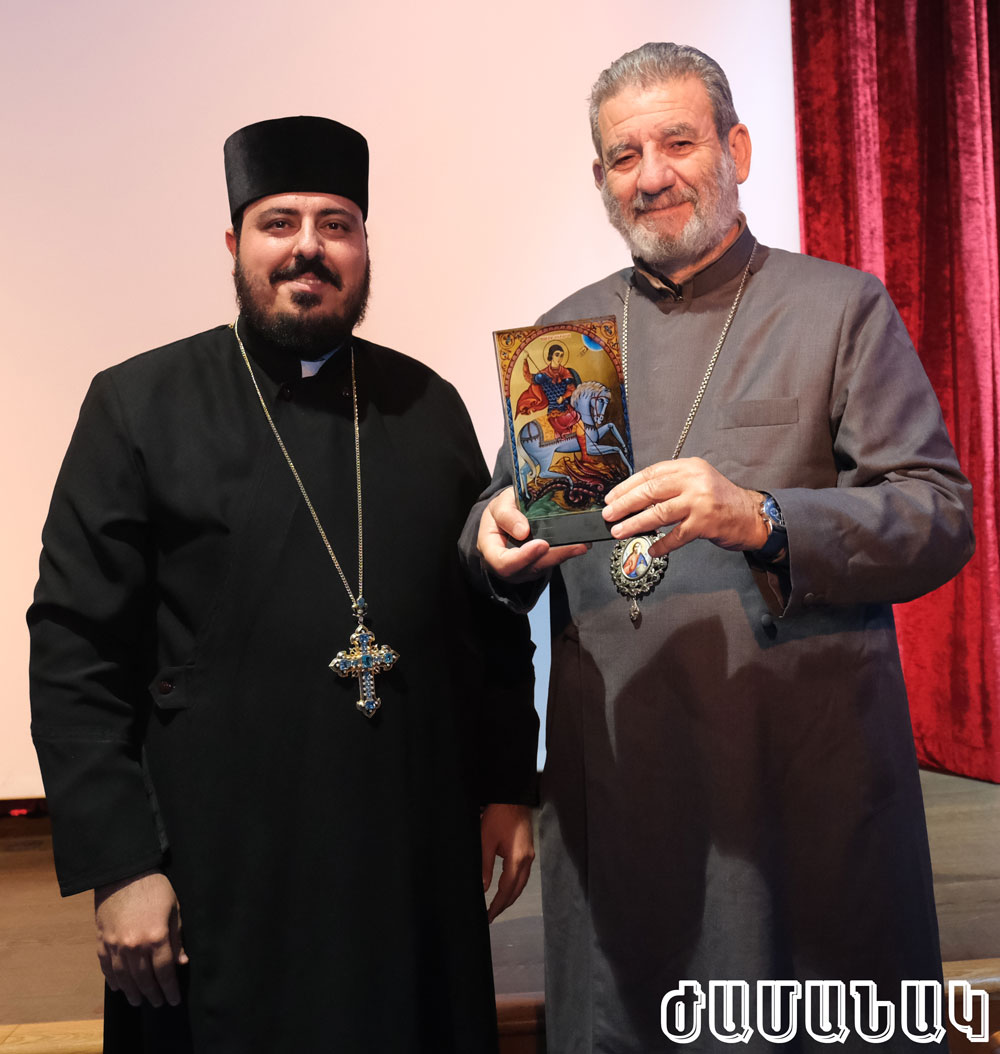 Տ. Գասպար Աբեղայ Կարապետեան եւ Տ. Եզնիկ Արք. Պետրոսեան